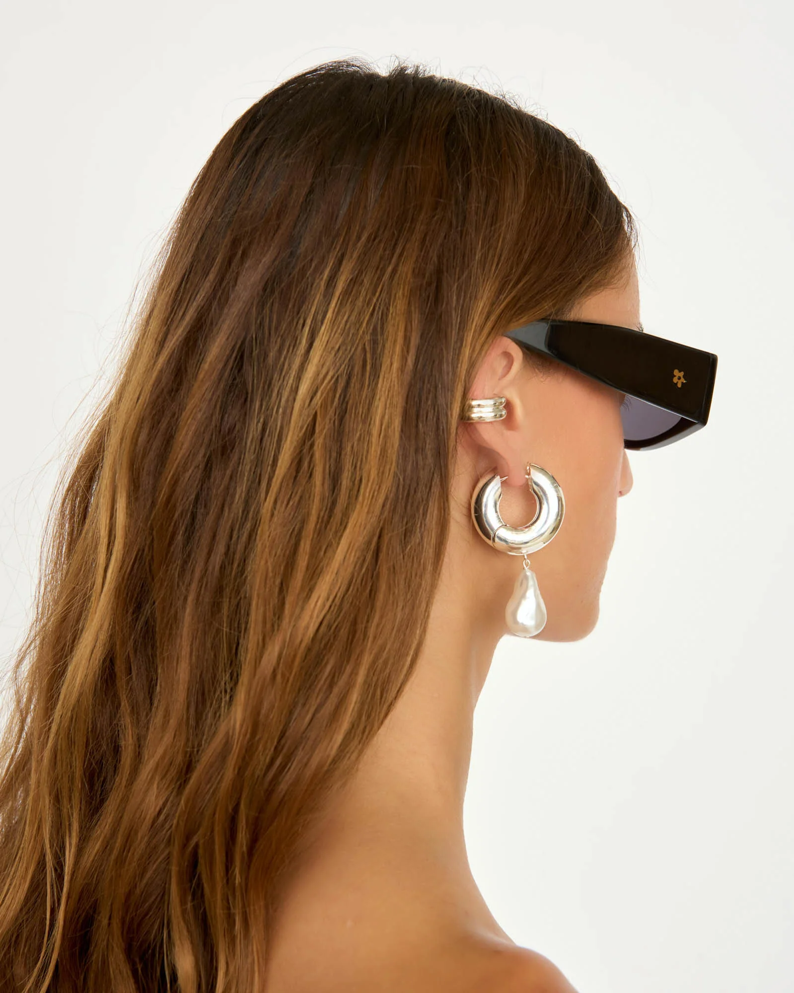 Perla Hoop Earrings - Image 3